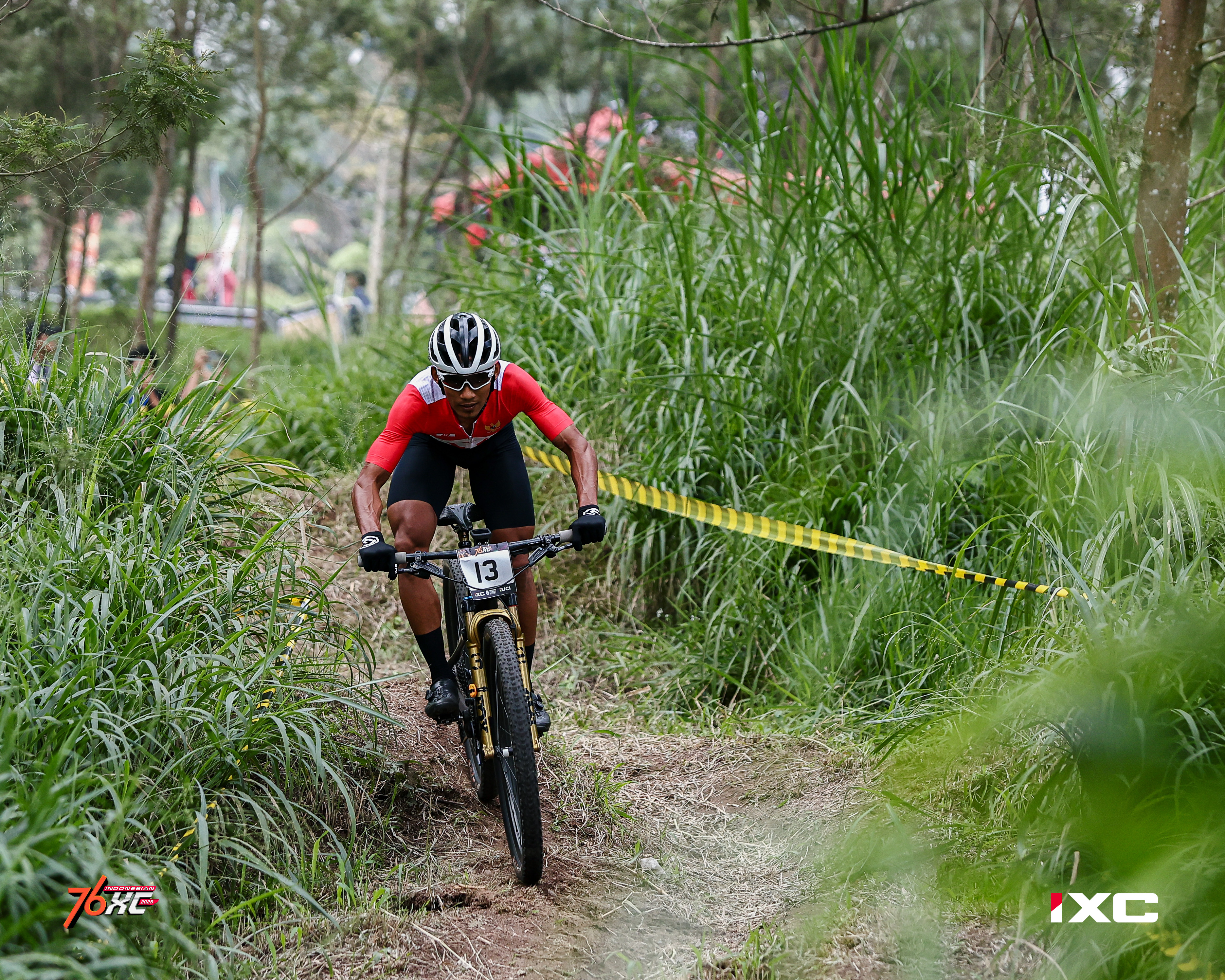 Zaenal Fanani ‘Solo Ride’ Tinggalkan Rider Men Elite IXC Lainnya