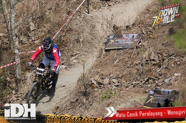 Nolliex Juara Kelas Paling Senior