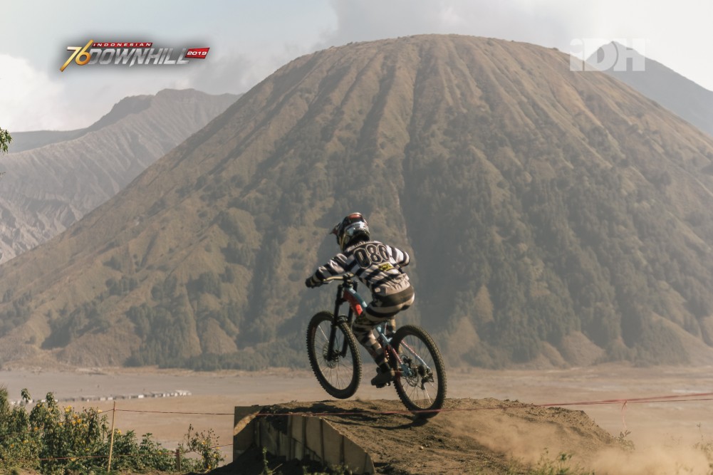 Seruni Point, Yuk Intip Track “Amazing” dengan Latar Gunung Bromo