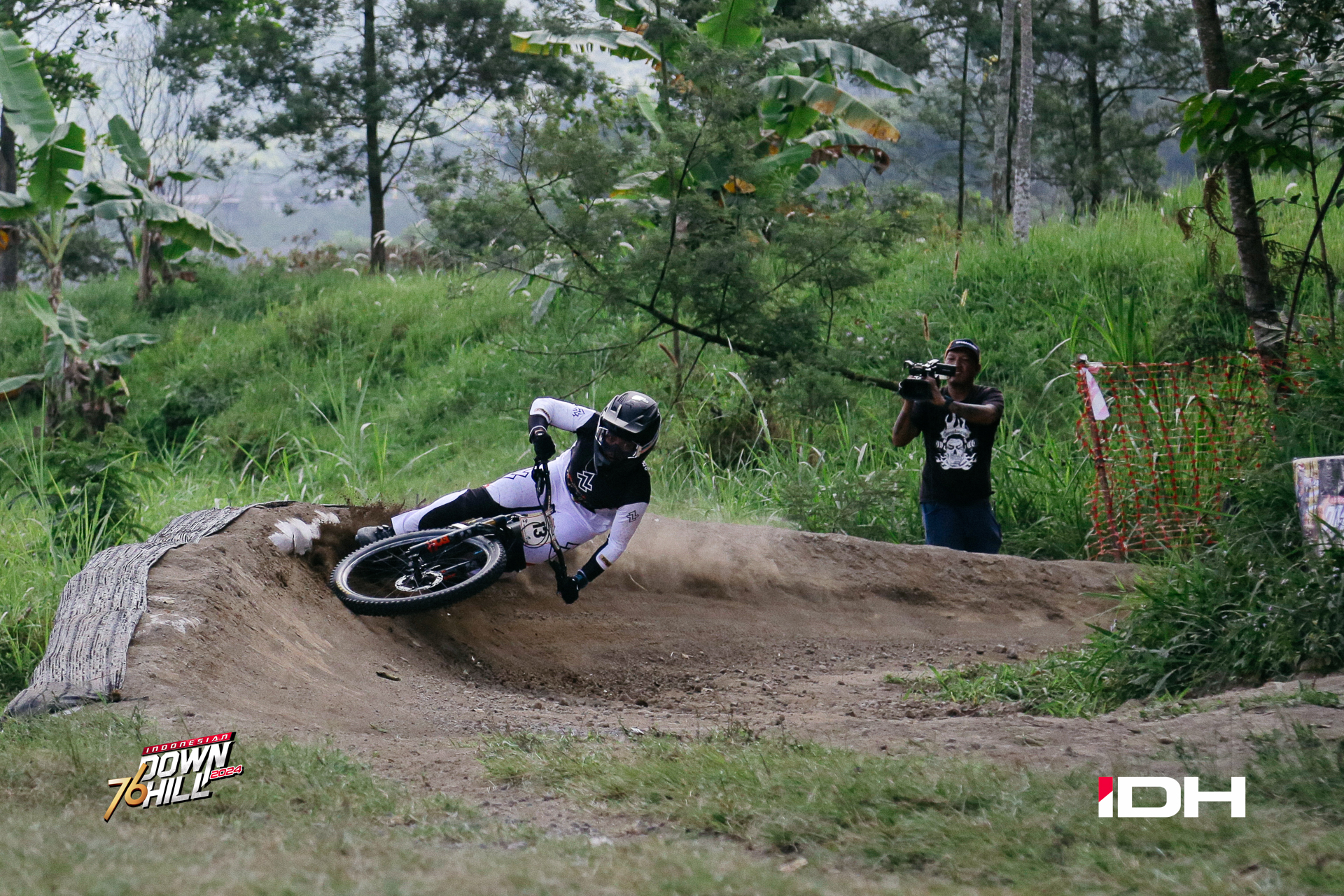 Men Elite Final Run Result: Datang Sendiri, Andy Yoga Pulang Bareng Medali - foto 7
