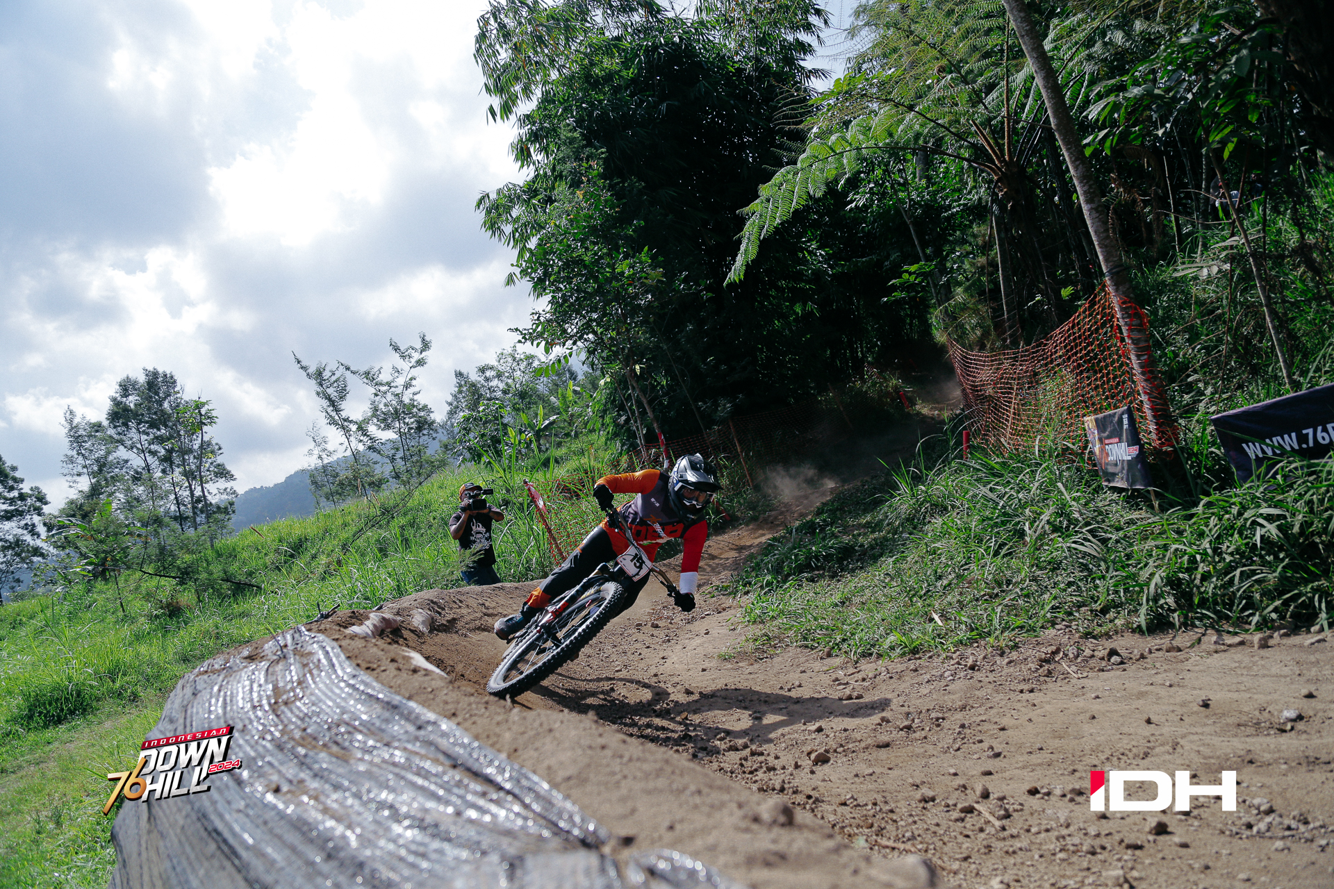 Men Elite Final Run Result: Datang Sendiri, Andy Yoga Pulang Bareng Medali - foto 8