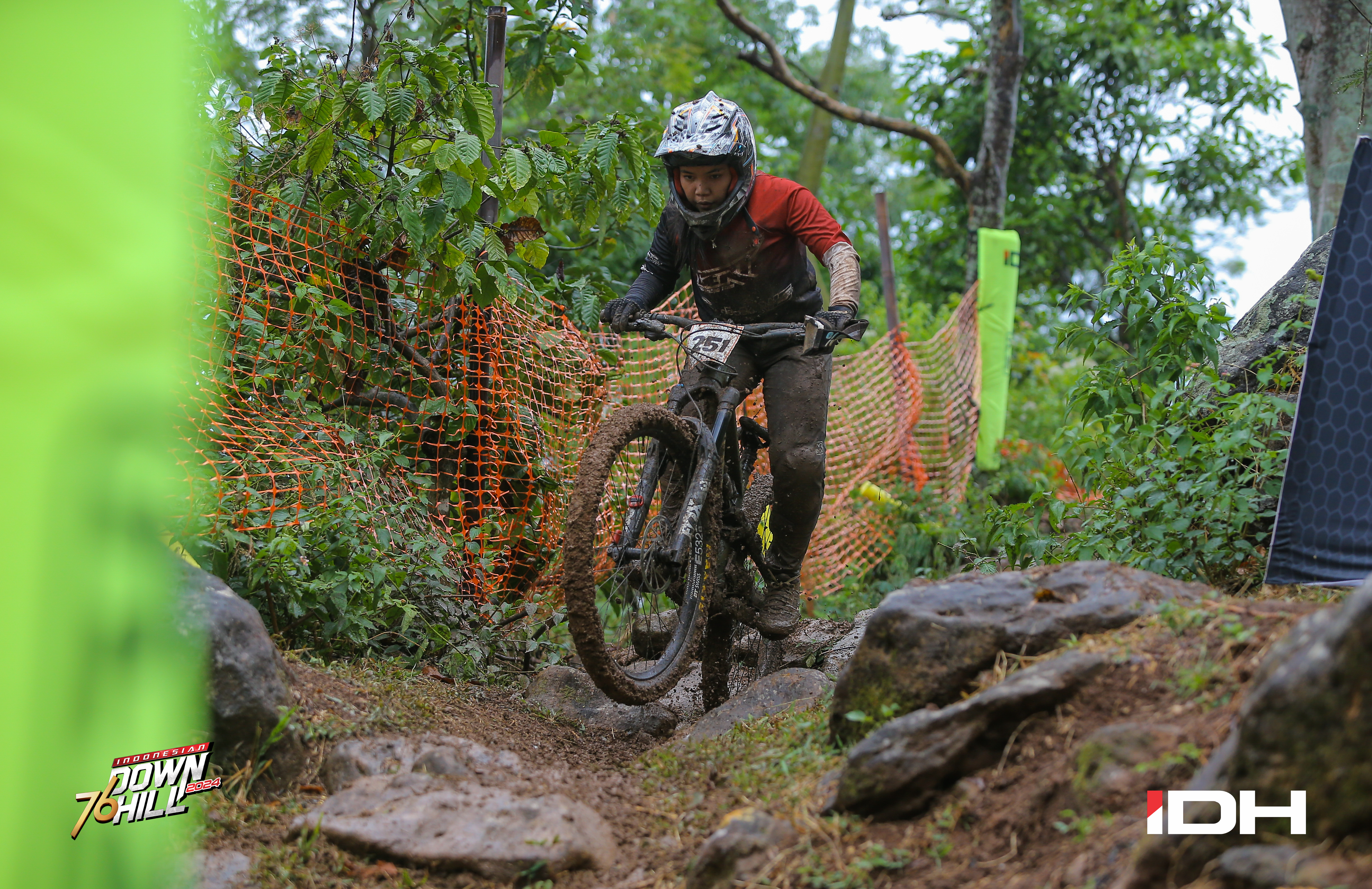 Men & Women Youth FInal Results: Arasy Bilqis dan Chaka Febryana Taklukan Lintasan Berlumpur Ternadi - foto 2