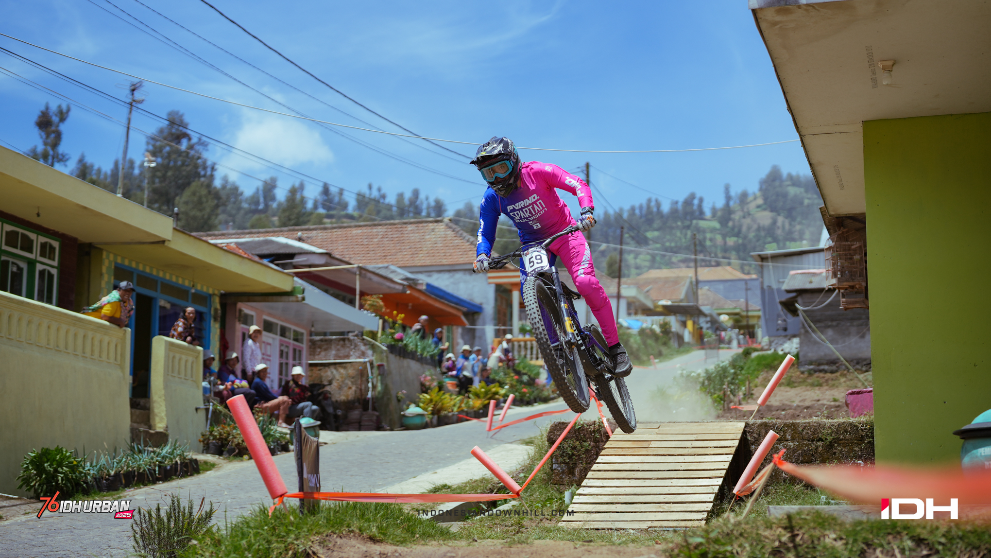 Andy Prayoga Tercepat di Seeding Run 76 Indonesian Urban Downhill 2025 Pasuruan, Persaingan Ketat di Semua Kategori