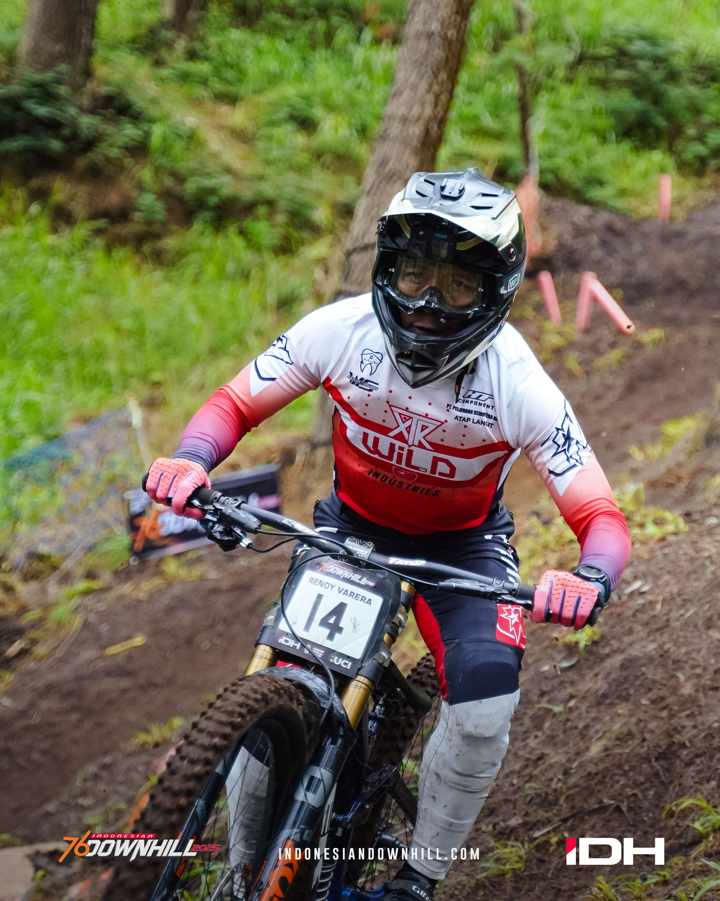 Perburuan Tahta Overall Men Elite - foto 3