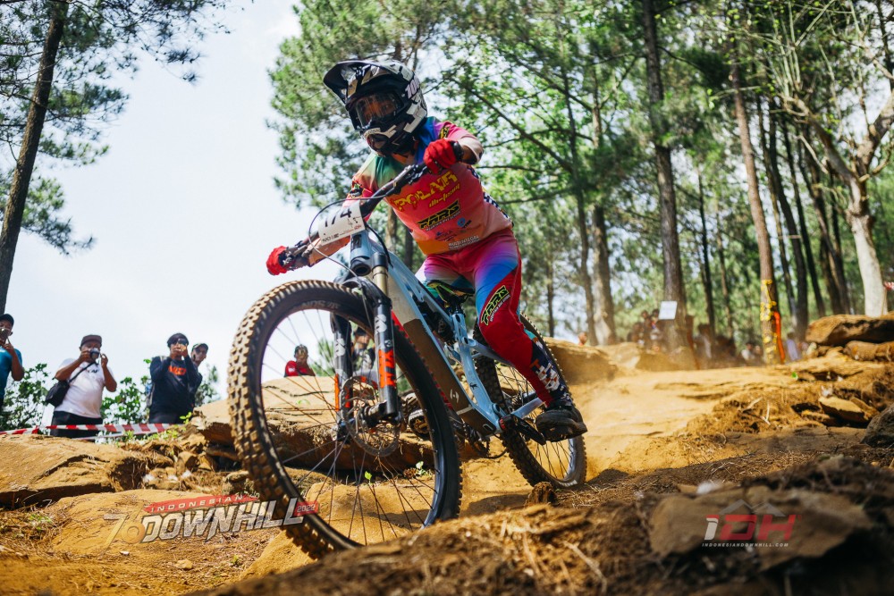 Women Elite Seeding Run Result: Ayu Triya Andriana Finish Tercepat, Hingga Riska Amelia yang Tak Patah Semangat   